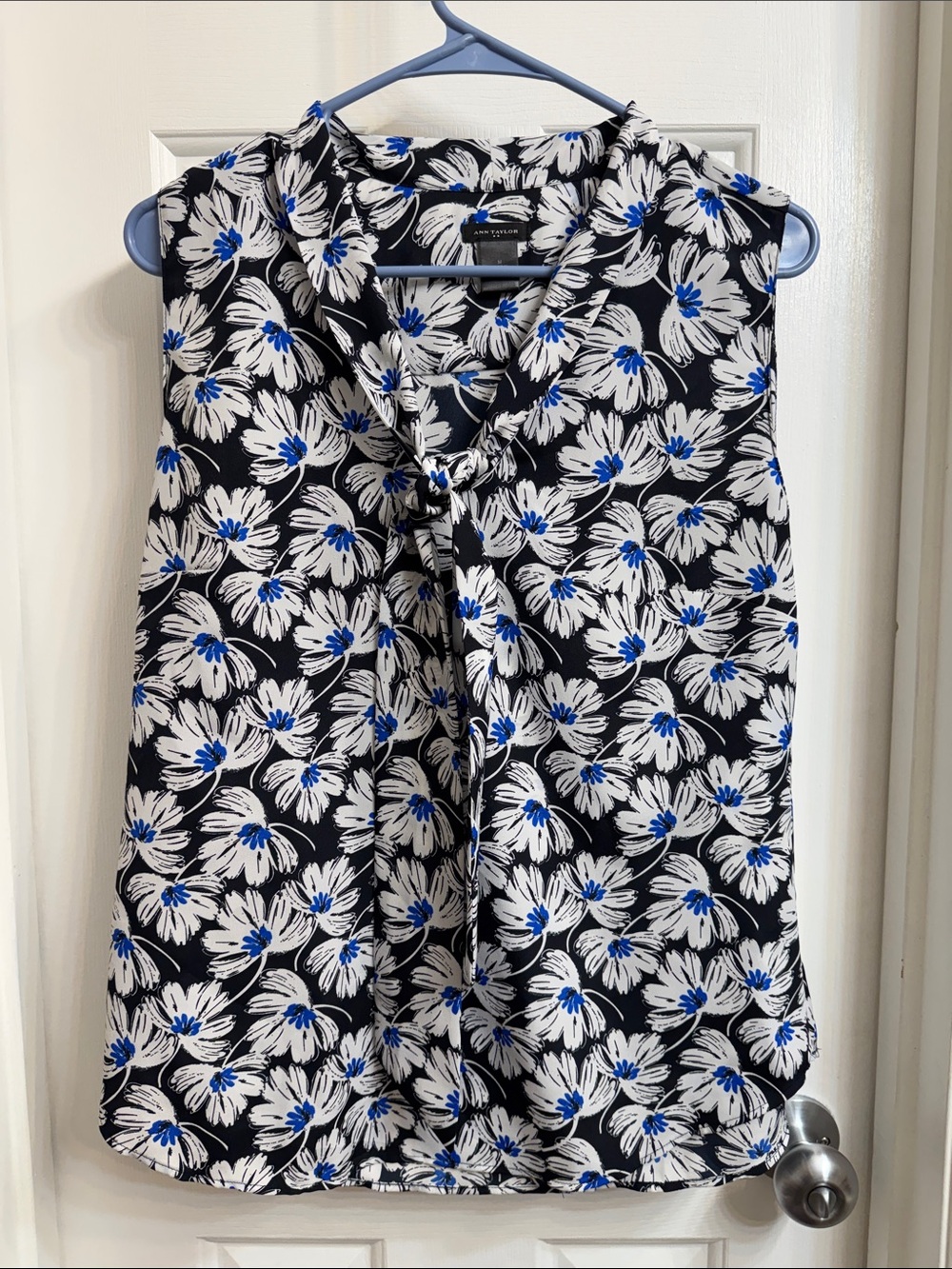 Ann Taylor Black Floral Tie-Neck Sleeveless Blouse with Blue Accents